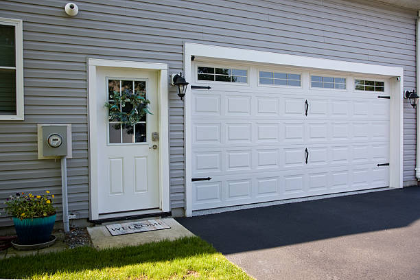 24/7 Emergency Garage Door Panel Replacement experts in Sulligent, AL